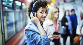 Como aprender inglês na sua viagem diária para a aula